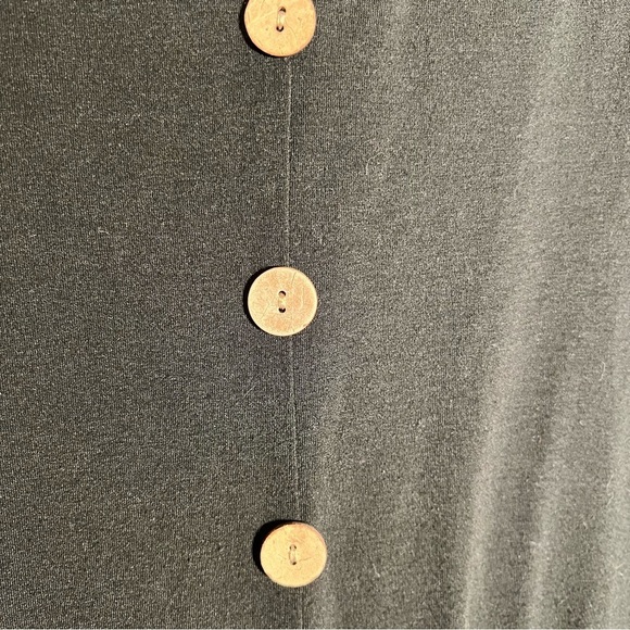 Black Sleeveless Button Front Ruffled Hem Sundress - Picture 3 of 12